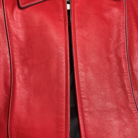 CLASSY & SEXY St. John Sport w/ pockets. Immaculate condition. Bright Red - Picture 13 of 13